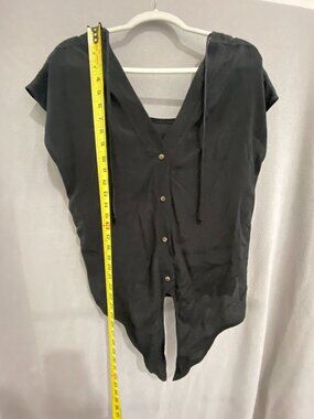 Melissa Nepton Black V Neck Button Front Short Sleeve XS Chic